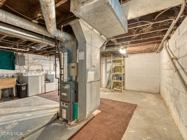 5712 Edgewater Drive, Toledo, OH 43611