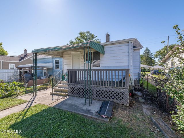 5712 Edgewater Drive, Toledo, OH 43611
