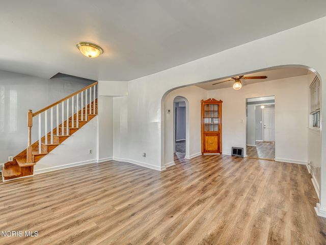 5712 Edgewater Drive, Toledo, OH 43611