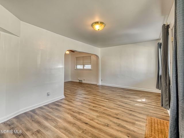 5712 Edgewater Drive, Toledo, OH 43611