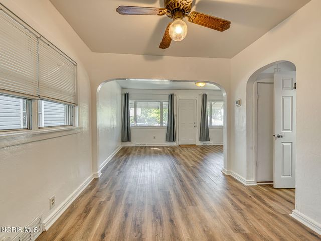 5712 Edgewater Drive, Toledo, OH 43611