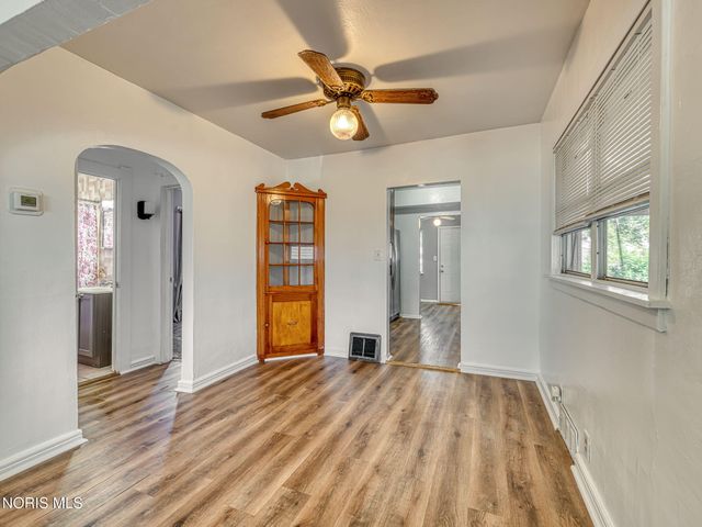 5712 Edgewater Drive, Toledo, OH 43611
