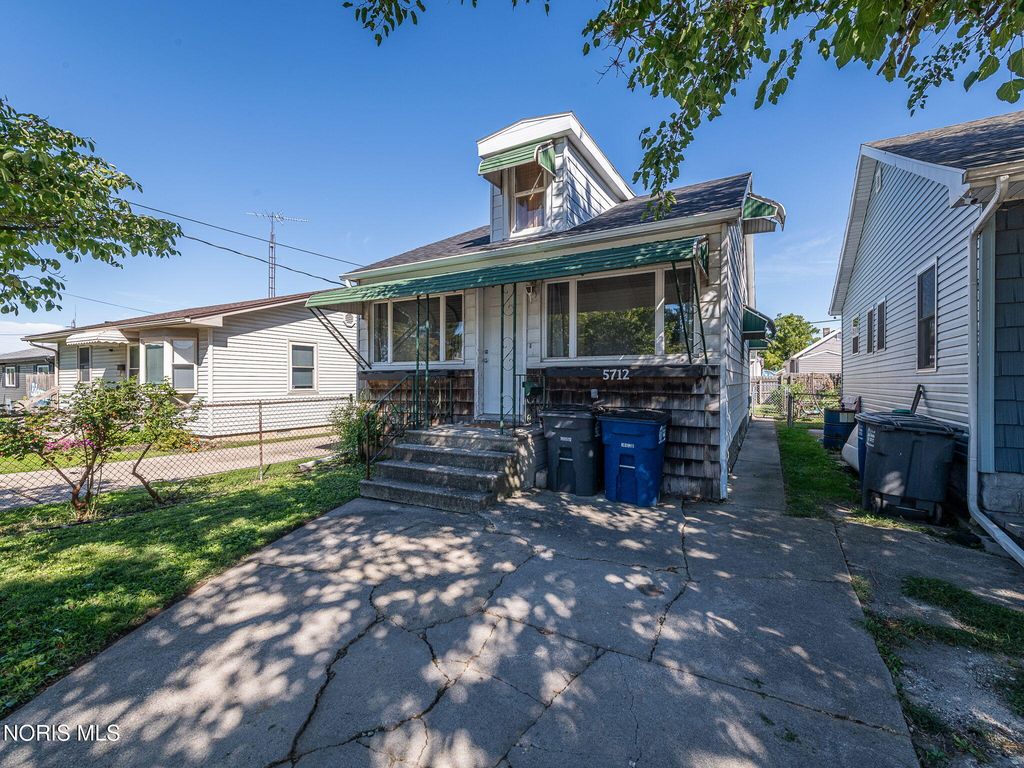 5712 Edgewater Drive, Toledo, OH 43611