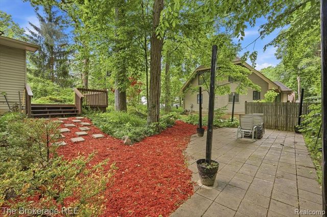 5639 Cross Village Road, Grand Blanc, MI 48439