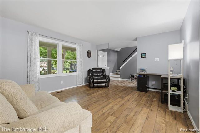 5639 Cross Village Road, Grand Blanc, MI 48439
