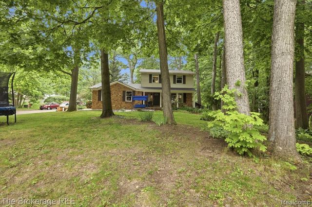 5639 Cross Village Road, Grand Blanc, MI 48439