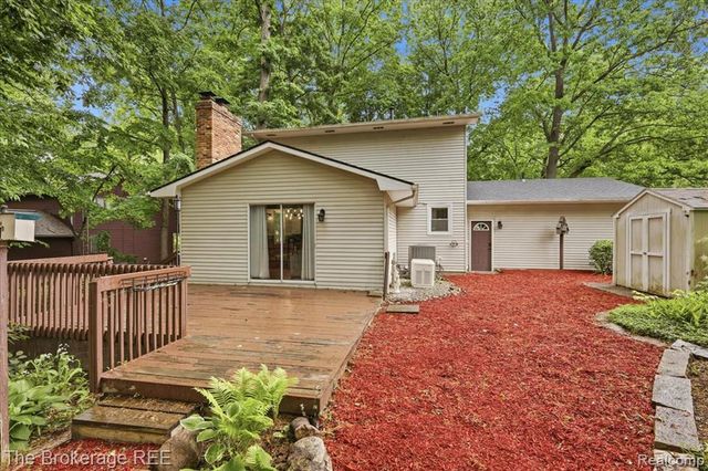 5639 Cross Village Road, Grand Blanc, MI 48439
