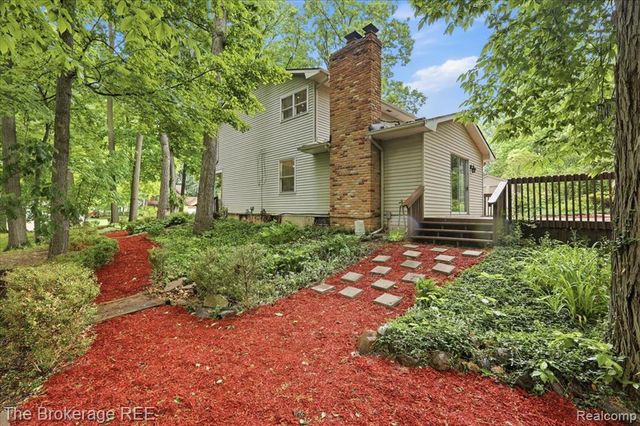 5639 Cross Village Road, Grand Blanc, MI 48439