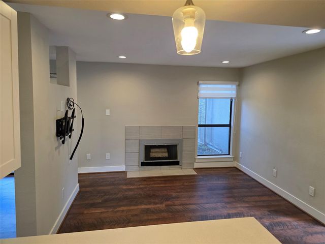 935 La Posada DR 116, Austin, TX 78752