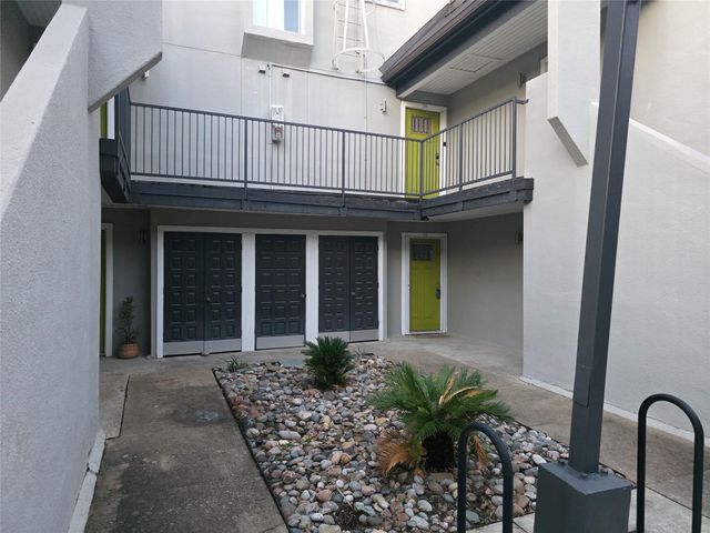 935 La Posada DR 116, Austin, TX 78752