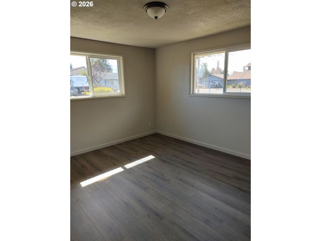 778 V St, Springfield, OR 97477