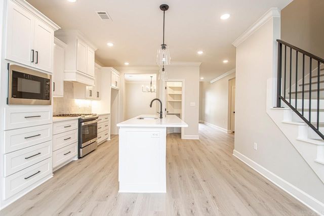 303 Kanis Ridge Drive, Little Rock, AR 72223