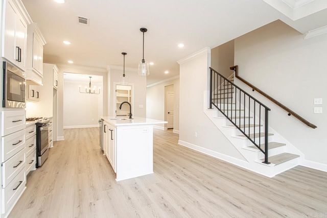 303 Kanis Ridge Drive, Little Rock, AR 72223
