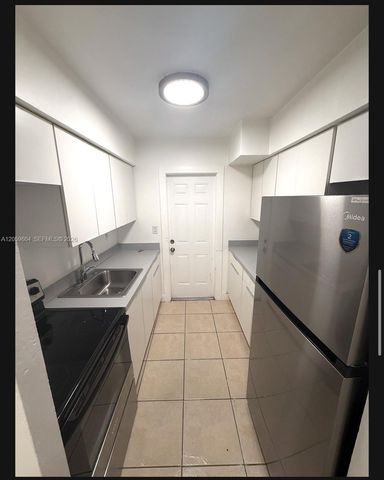 1979 N Glades Dr 04, North Miami Beach, FL 33162