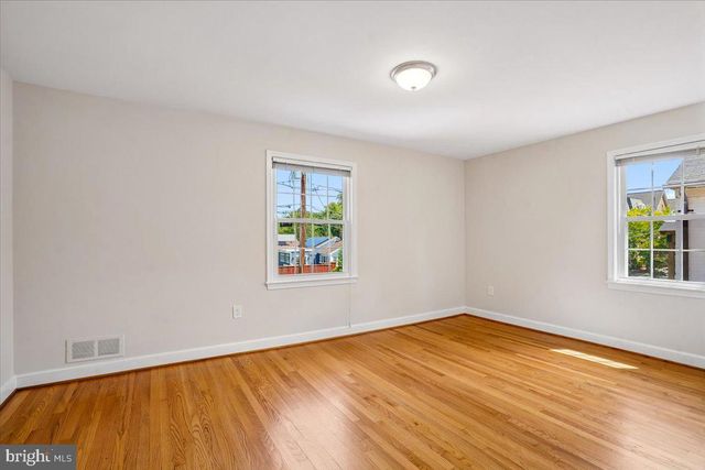 5006 BENTON AVE, Bethesda, MD 20814