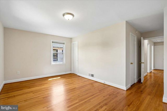 5006 BENTON AVE, Bethesda, MD 20814