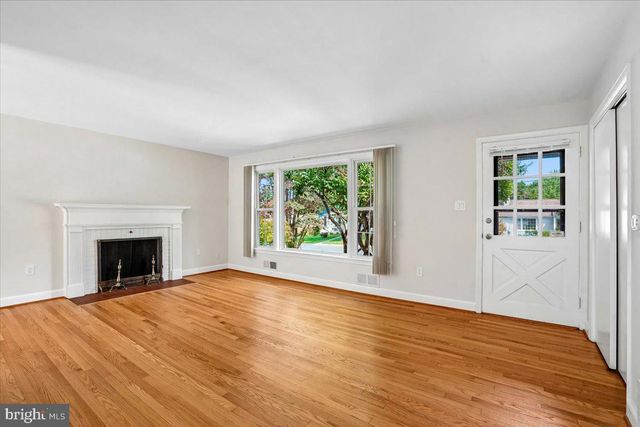 5006 BENTON AVE, Bethesda, MD 20814