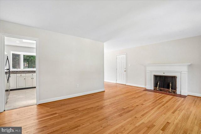 5006 BENTON AVE, Bethesda, MD 20814