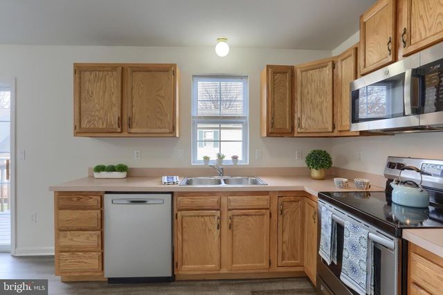 2005 GREYSTONE DR, Lebanon, PA 17042