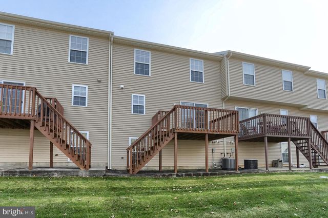 2005 GREYSTONE DR, Lebanon, PA 17042