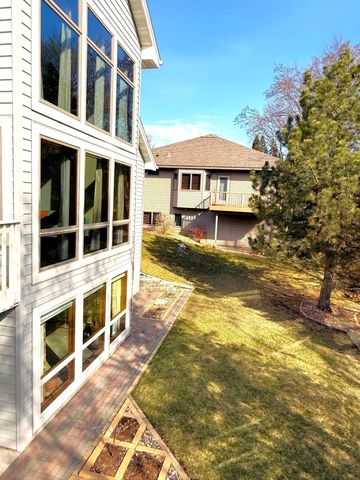 2235 Baihly Hills Drive SW, Rochester, MN 55902