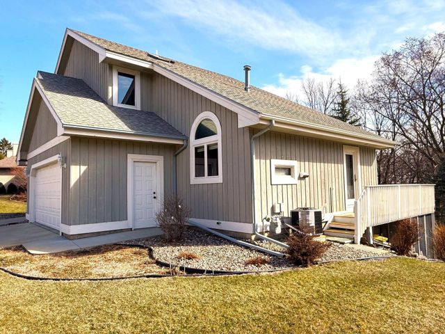 2235 Baihly Hills Drive SW, Rochester, MN 55902