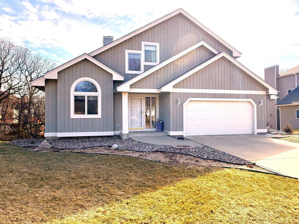 2235 Baihly Hills Drive SW, Rochester, MN 55902