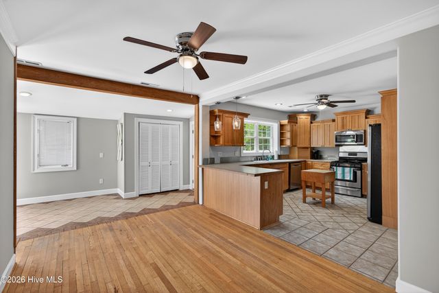 575 Island Creek Road, Rocky Point, NC 28457