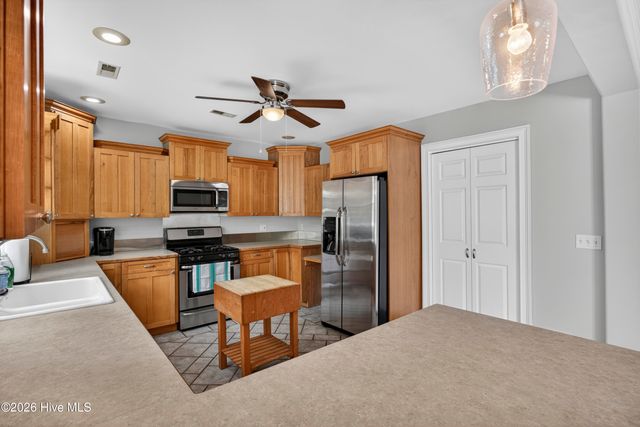 575 Island Creek Road, Rocky Point, NC 28457