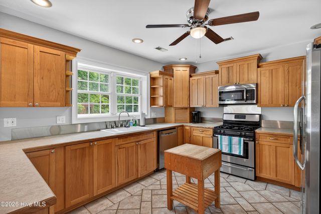 575 Island Creek Road, Rocky Point, NC 28457