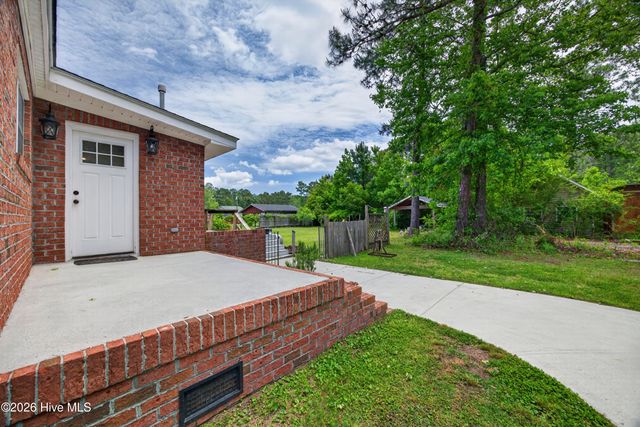 575 Island Creek Road, Rocky Point, NC 28457