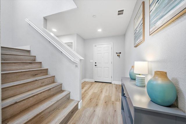 4325 Gentry Way, Rocklin, CA 95677