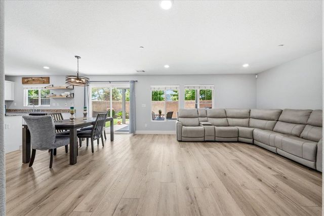 4325 Gentry Way, Rocklin, CA 95677