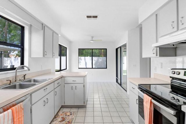 4949 PLEASANT HOLLOW TRAIL 211, Lakeland, FL 33811