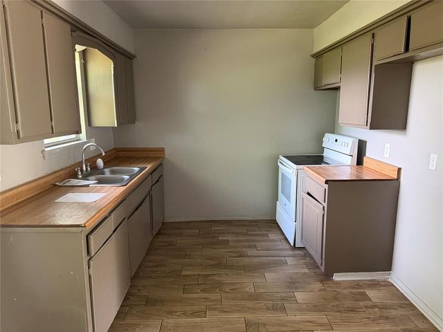 1500 McDonald Drive, Midwest City, OK 73130