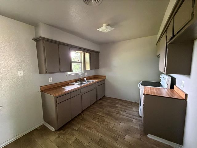 1500 McDonald Drive, Midwest City, OK 73130