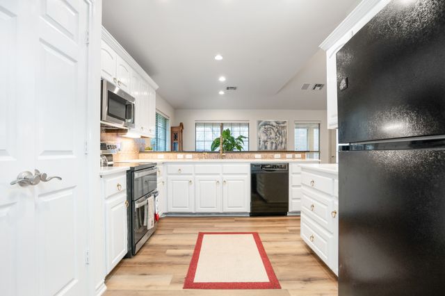 12213 Rolling Oaks Drive, Whitney, TX 76692