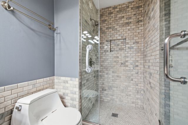 195 N Harbor Drive 1006, Chicago, IL 60601