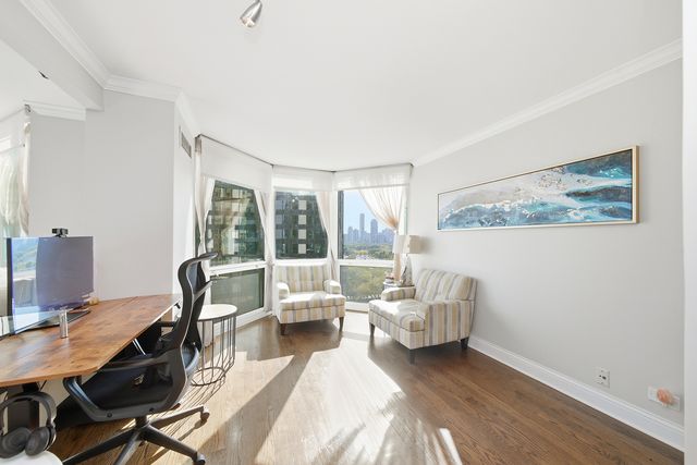 195 N Harbor Drive 1006, Chicago, IL 60601