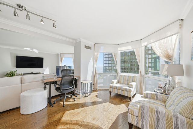 195 N Harbor Drive 1006, Chicago, IL 60601