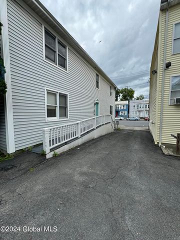 460 Washington Avenue 4, Albany, NY 12203