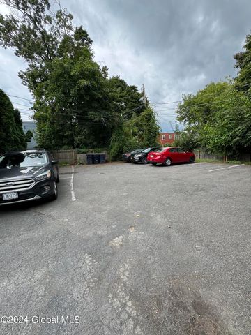 460 Washington Avenue 4, Albany, NY 12203