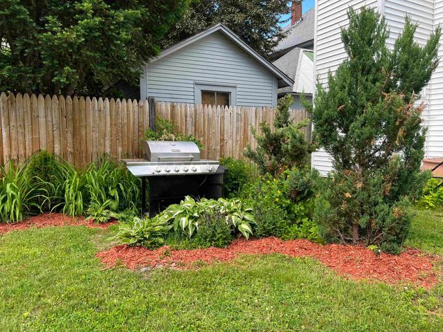 111 Central Street, Brattleboro, VT 05301