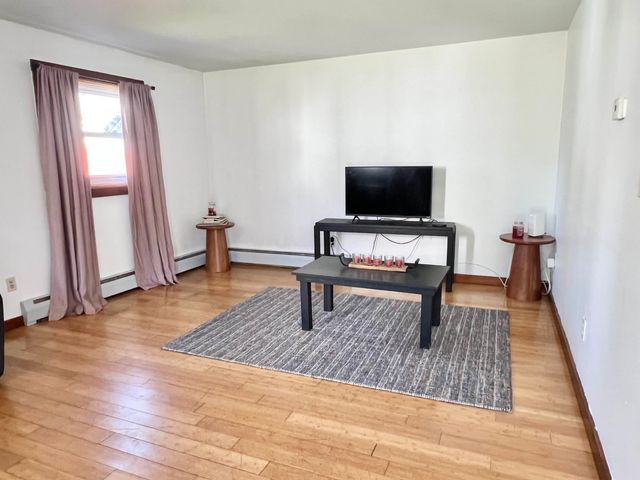 111 Central Street, Brattleboro, VT 05301