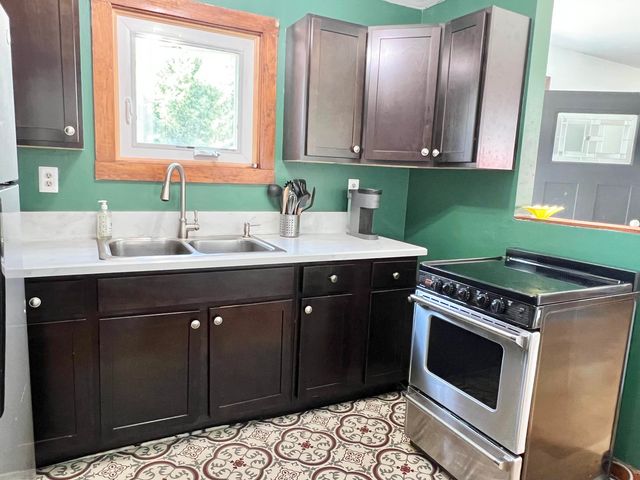111 Central Street, Brattleboro, VT 05301