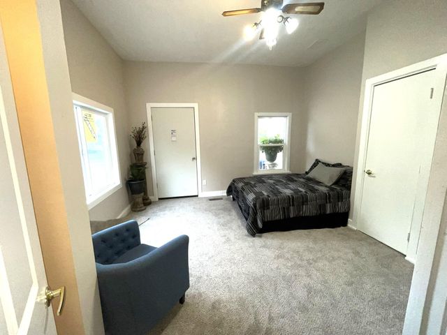 129 S 8TH Street, Council Bluffs, IA 51501