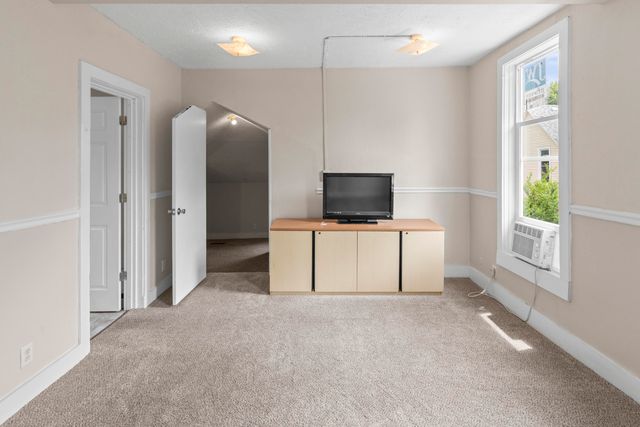 129 S 8TH Street, Council Bluffs, IA 51501