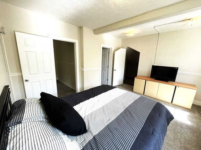 129 S 8TH Street, Council Bluffs, IA 51501