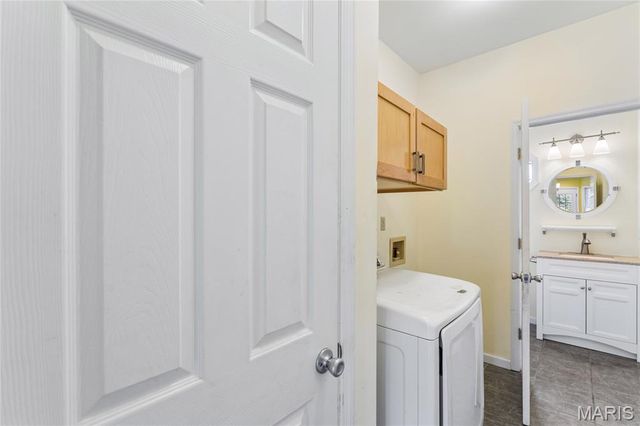 917 Oak Glen Manor Court, Kirkwood, MO 63122