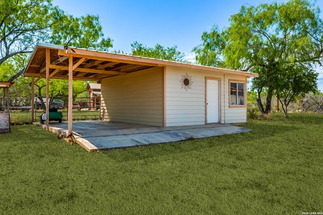 313 PR 6430, Hondo, TX 78861